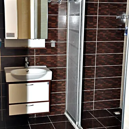 Ceren Family Suit Aparthotel Side